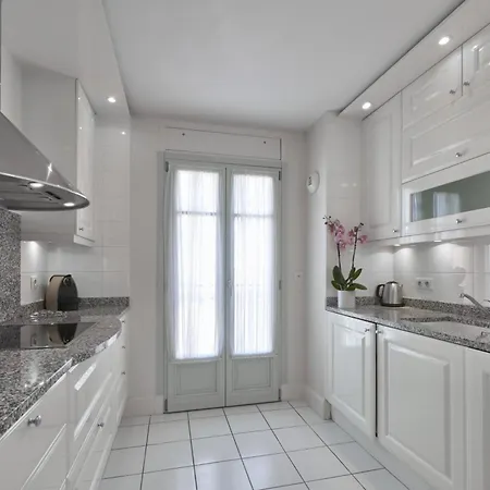 La De La Reserve ביוליו-סור-מר