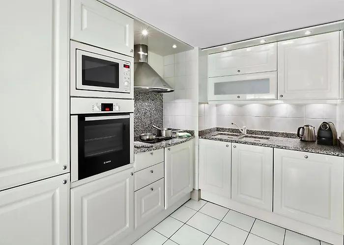 La De La Reserve Apartment *